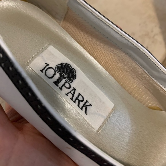 Vintage 101 PARK Black & White Cap Toe Pumps | Spectator Style Heels | Size 7.5M - Picture 8 of 10